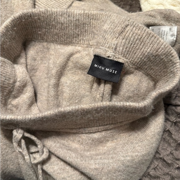 Cozy Tan Women's Sweater Lounge set - Picture 6 of 7